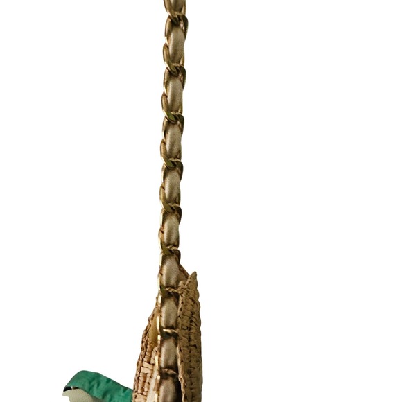 Round Straw Woven Crossbody Bag With Chain Strap Wooden Button Closure - Picture 3 of 6